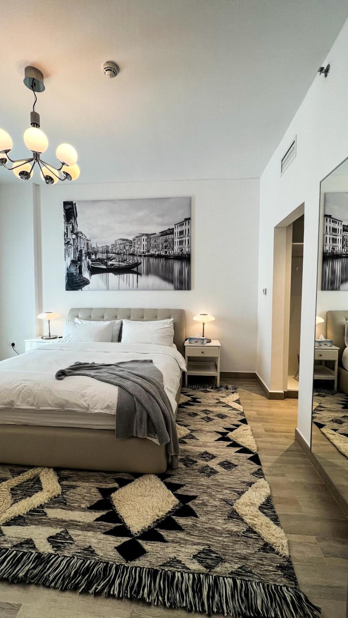 Canal View 3 Bedroom With Balcony * Abu Dhabi